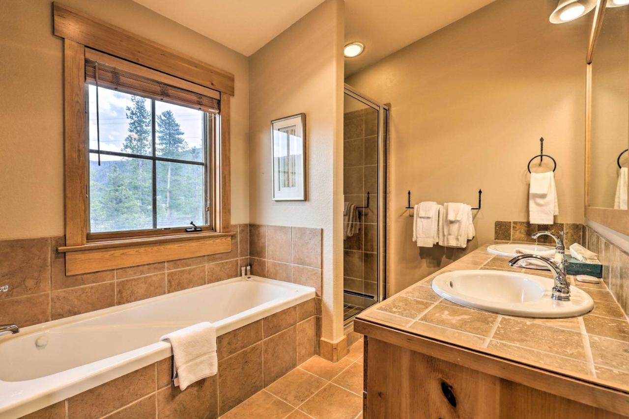 Keystone Condo On Golf Course With Mountain View Екстериор снимка